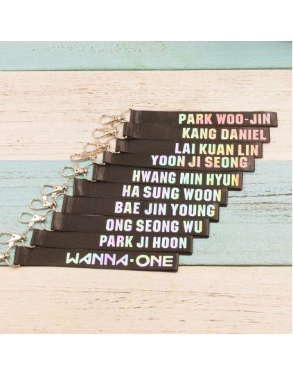 Strap Wanna One Membros