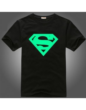 Camiseta Super Homem ( Brilha no Escuro)